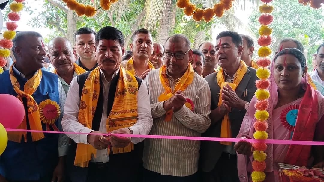 जनता नमूना माविको प्रशासनिक भवन उद्घाटन, शिक्षा क्षेत्रमा सुधारको आवश्यकता छ:मन्त्री श्रेष्ठ