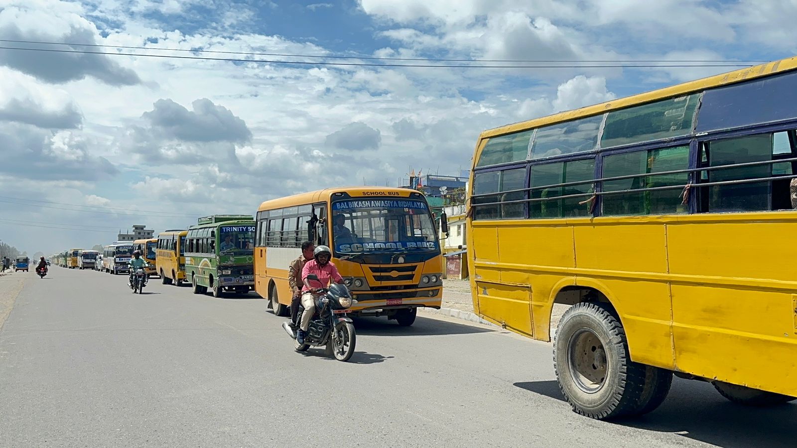 सिरहामा विद्यालय शिक्षा विधेयकविरुद्ध प्याब्सन र एन प्याब्सनको विरोध र्‍याली