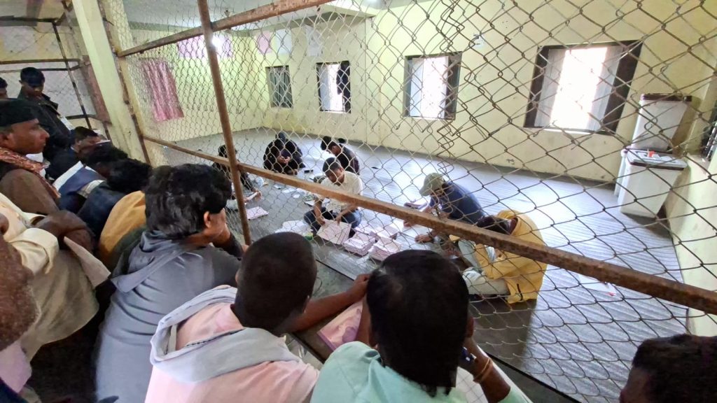 सिरहा क्षेत्र नम्बर ३ मा रास्वपा ३४४ मतले अगाडी